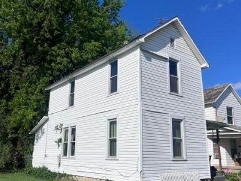 290 W Hunter Street , Logan, OH 43138 Photo 5