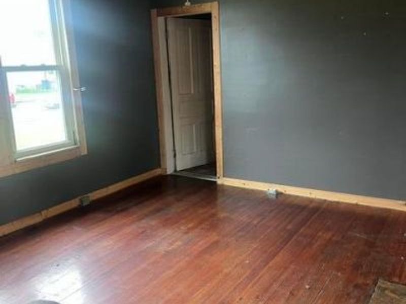 290 W Hunter Street , Logan, OH 43138 Photo 8