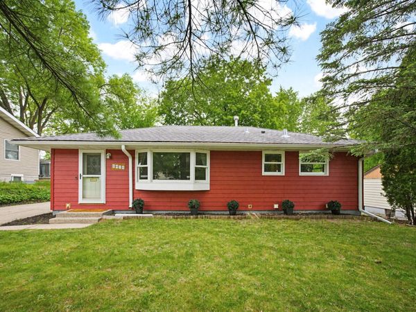 6918 34th Avenue N, Crystal, MN 55427