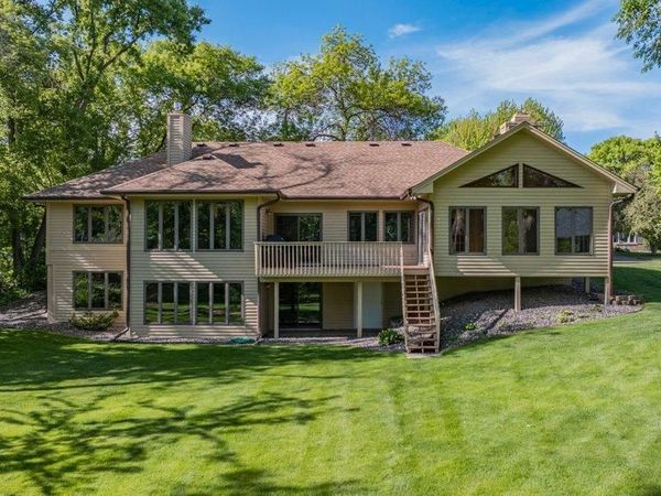 9915 29th Avenue N, Plymouth, MN 55441