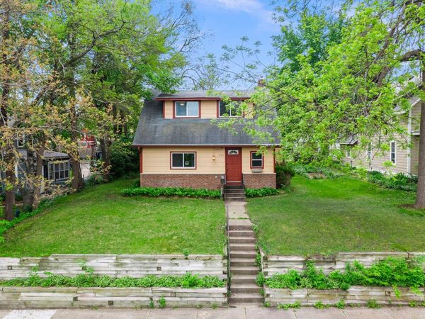 220 4th Avenue E, Shakopee, MN 55379