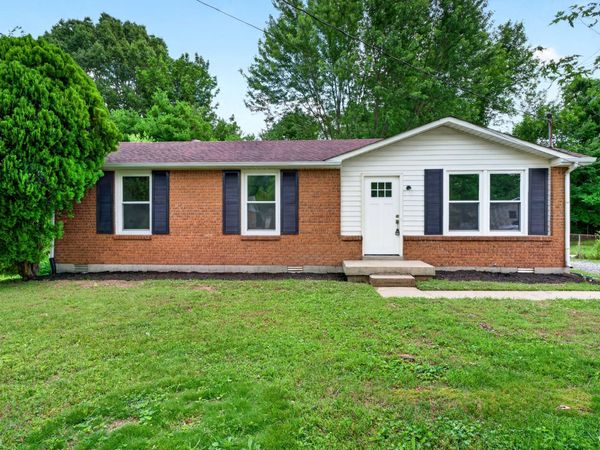 411 Julie Dr, Clarksville, TN 37042