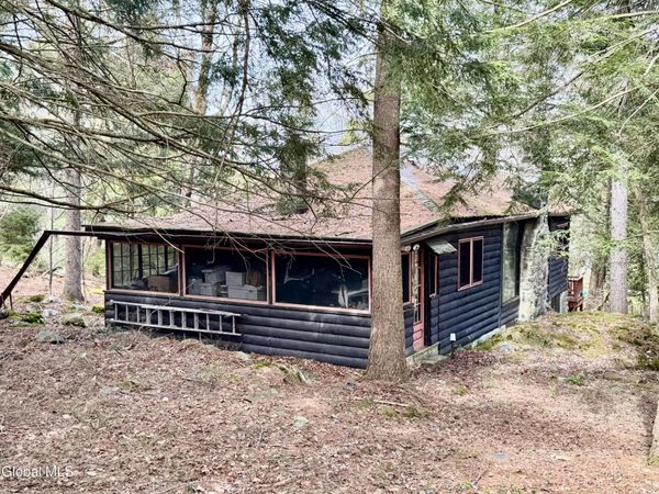 40 Pine Trail, Sand Lake, NY 12153