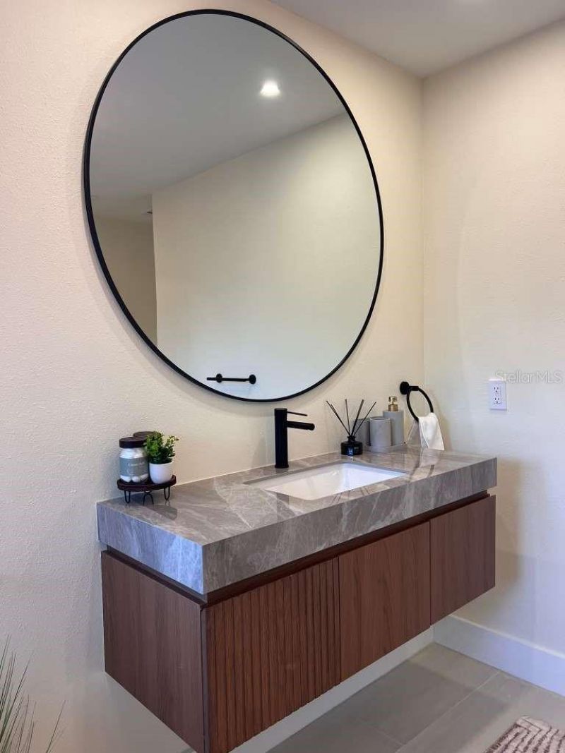 8240 Cypress Lake Drive, Sarasota, FL 34243 Photo