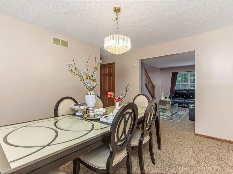 542 Bristol Drive SW, Reynoldsburg, OH 43068 Photo 14