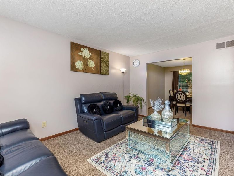 542 Bristol Drive SW, Reynoldsburg, OH 43068 Photo 9