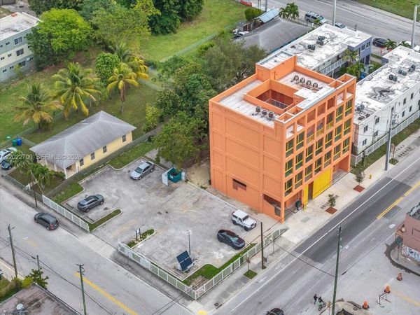 123 NW 14th St , Unit 201, Miami, FL 33136