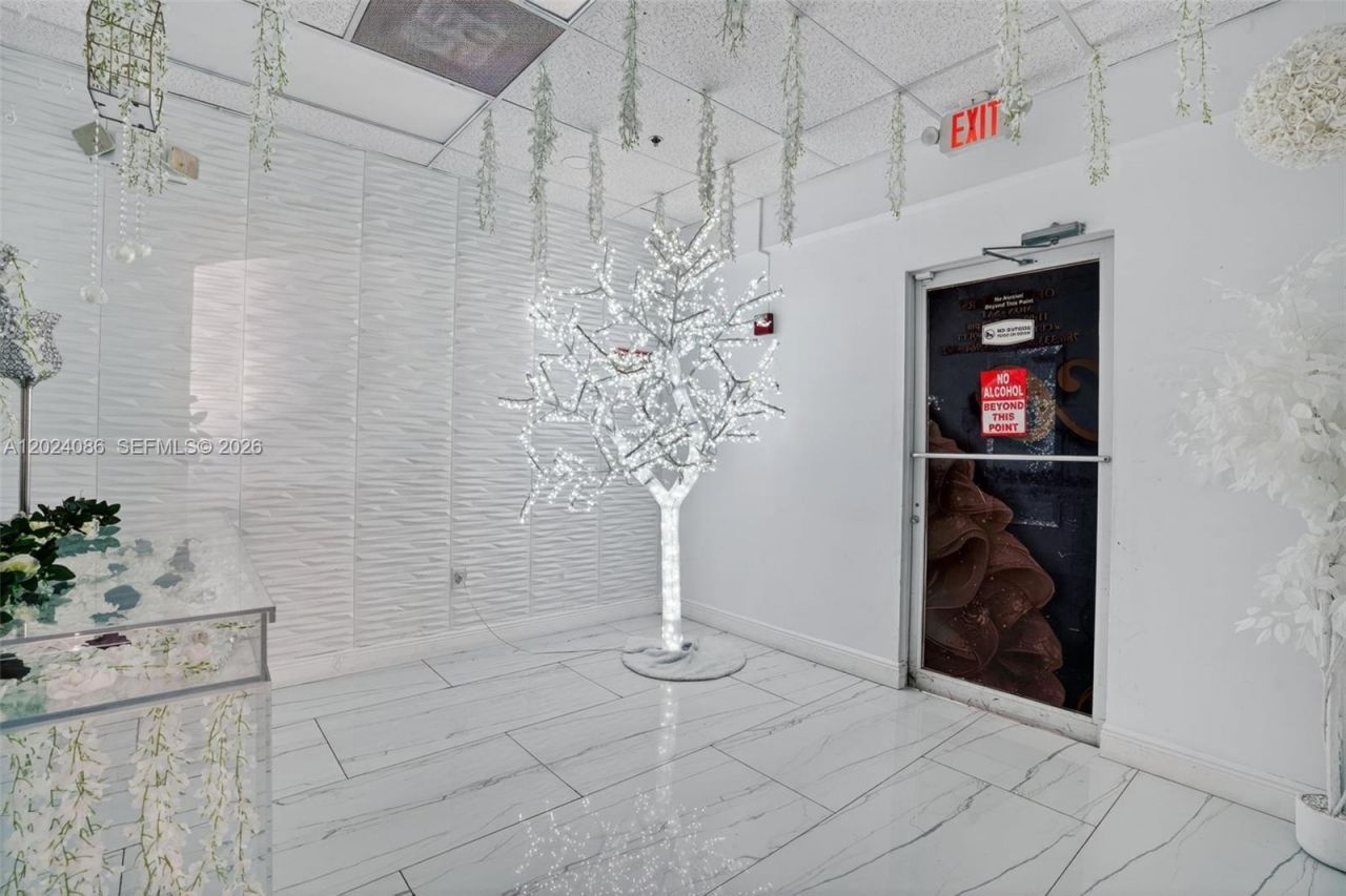 Established Banquet Hall In Cutler Bay , Cutler Bay, FL 33157 Photo