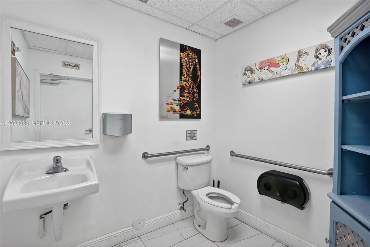 Established Banquet Hall In Cutler Bay , Cutler Bay, FL 33157 Photo