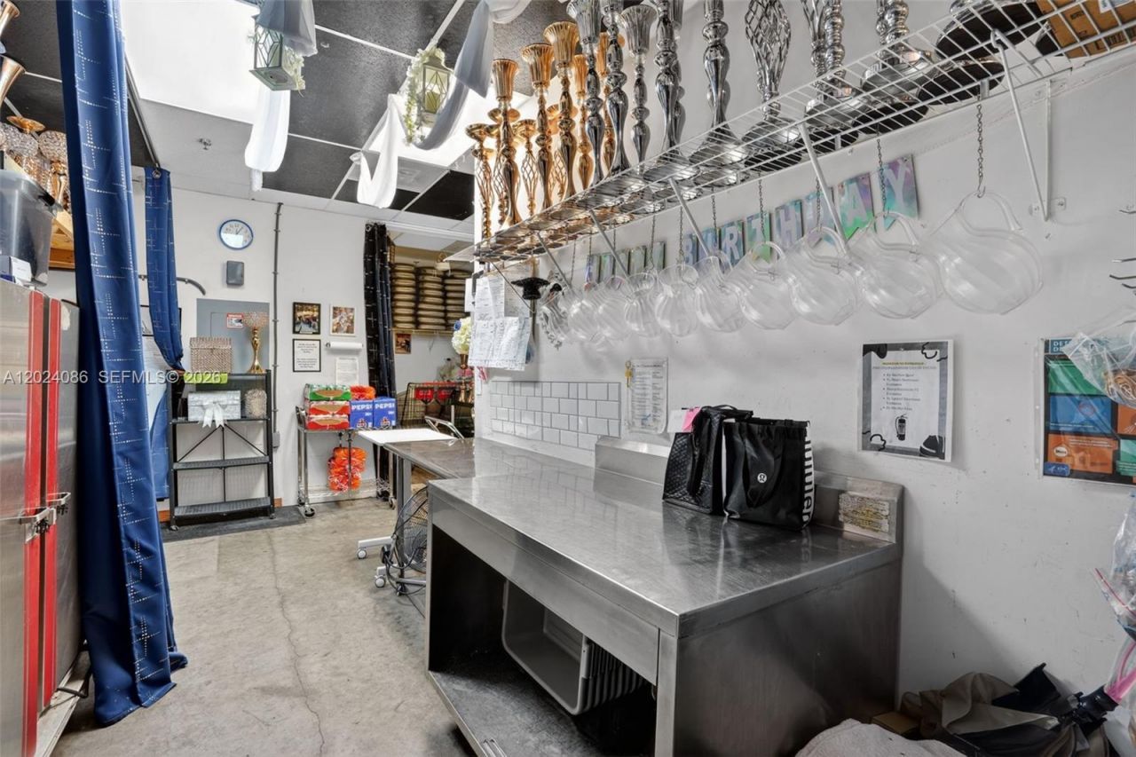 Established Banquet Hall In Cutler Bay , Cutler Bay, FL 33157 Photo