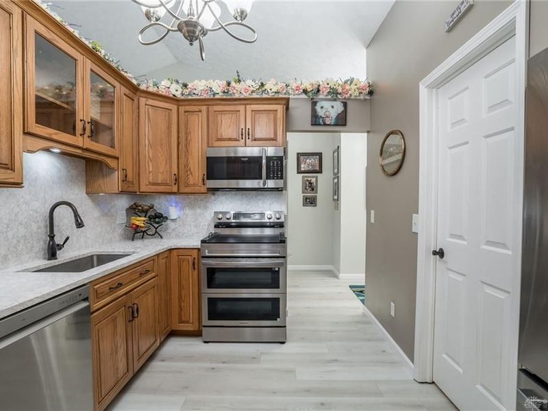 121 Warner Drive, Englewood, OH 45322 Photo 11