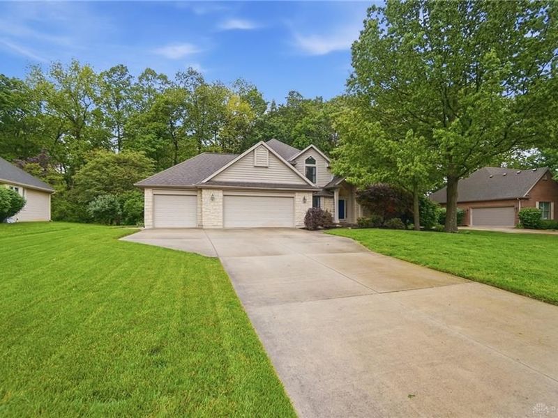 2375 Worthington Drive, Troy, OH 45373 Photo 4