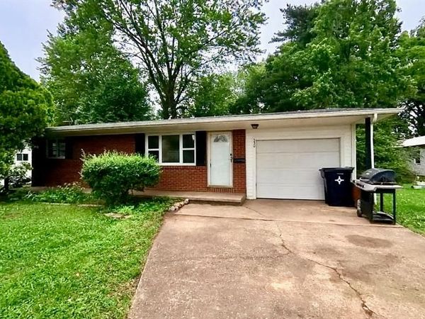 330 E 3rd Street , West Plains, MO 65775