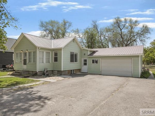 326 Arthur Street, AMERICAN FALLS, ID 83211