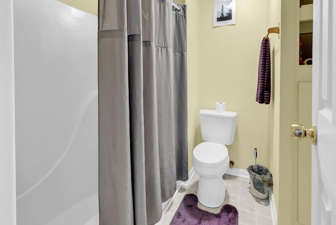 726 Juniper Dr.  Photo 14