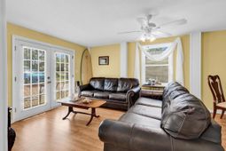 726 Juniper Dr.  photo 4