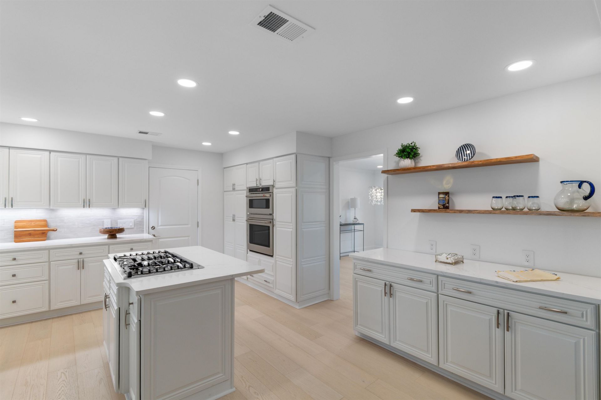 9404 Cove Dr. Photo 15