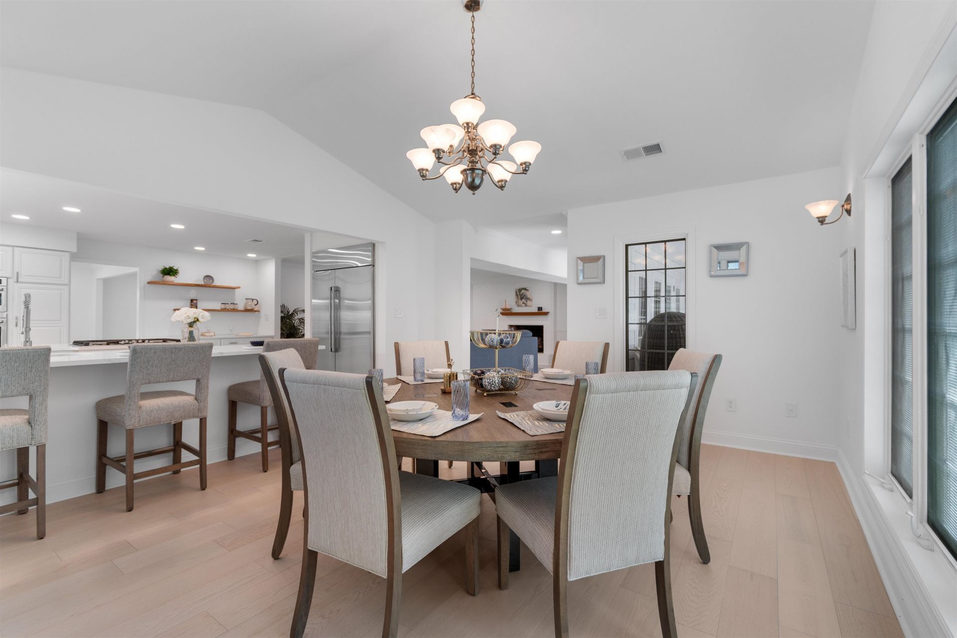 9404 Cove Dr. Photo 18