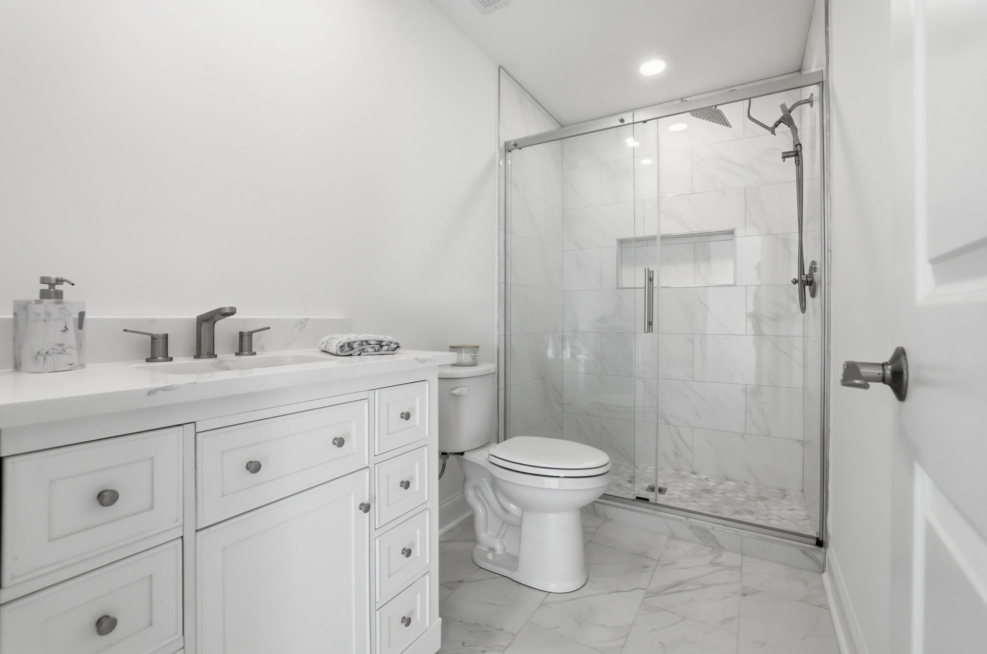9404 Cove Dr. Photo 32