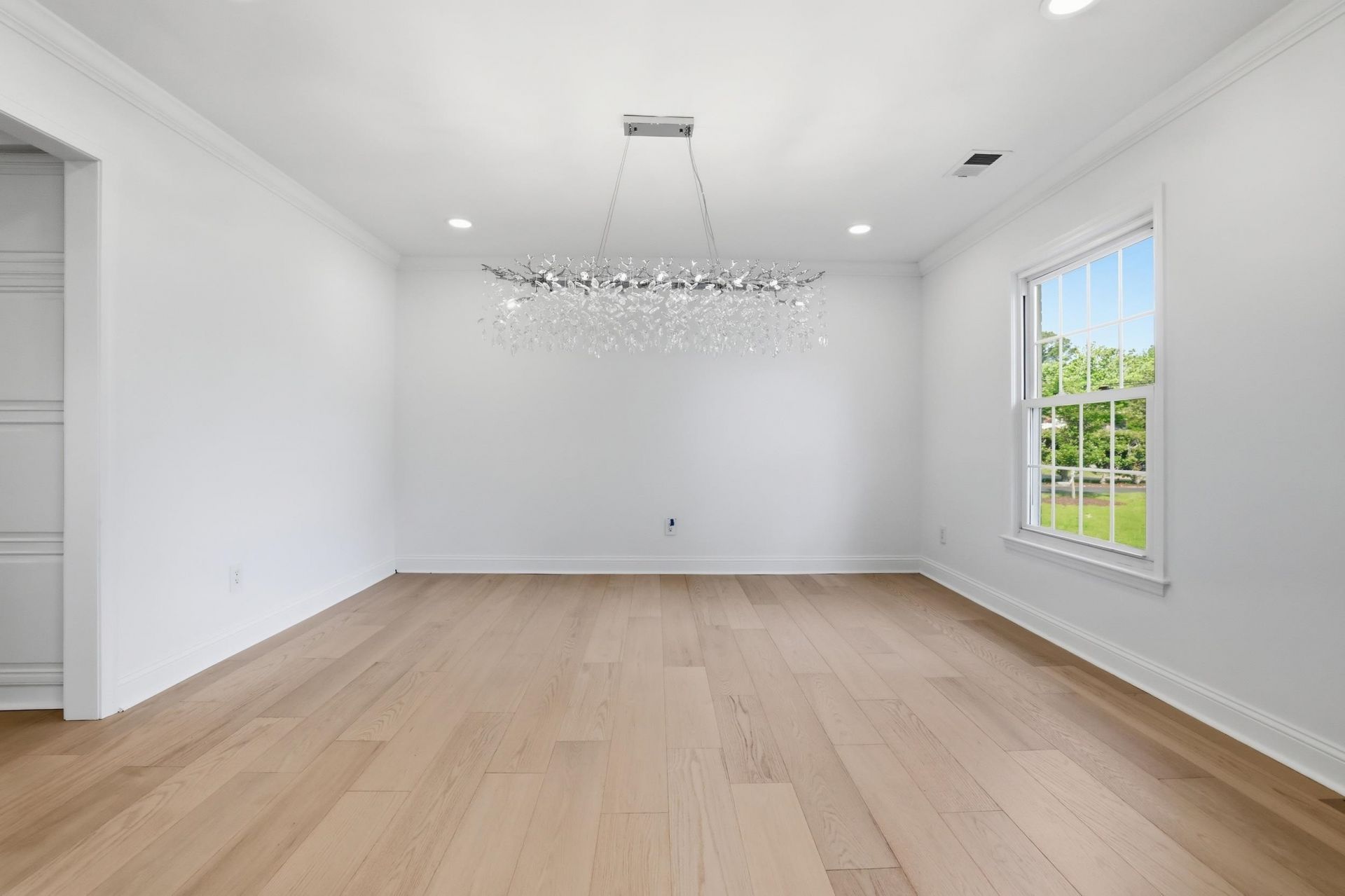 9404 Cove Dr. Photo 8
