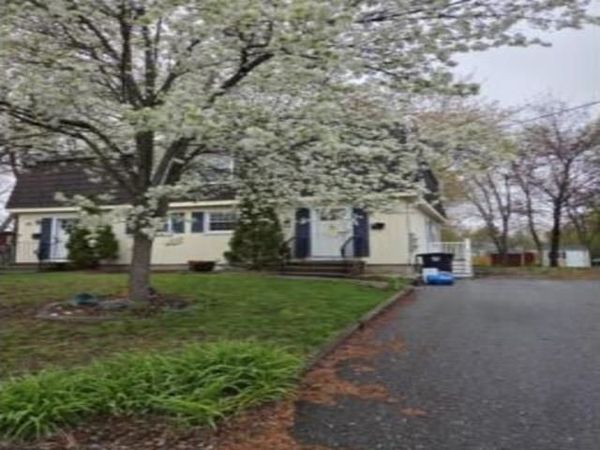 22 Kern Drive, Nashua, NH 03060