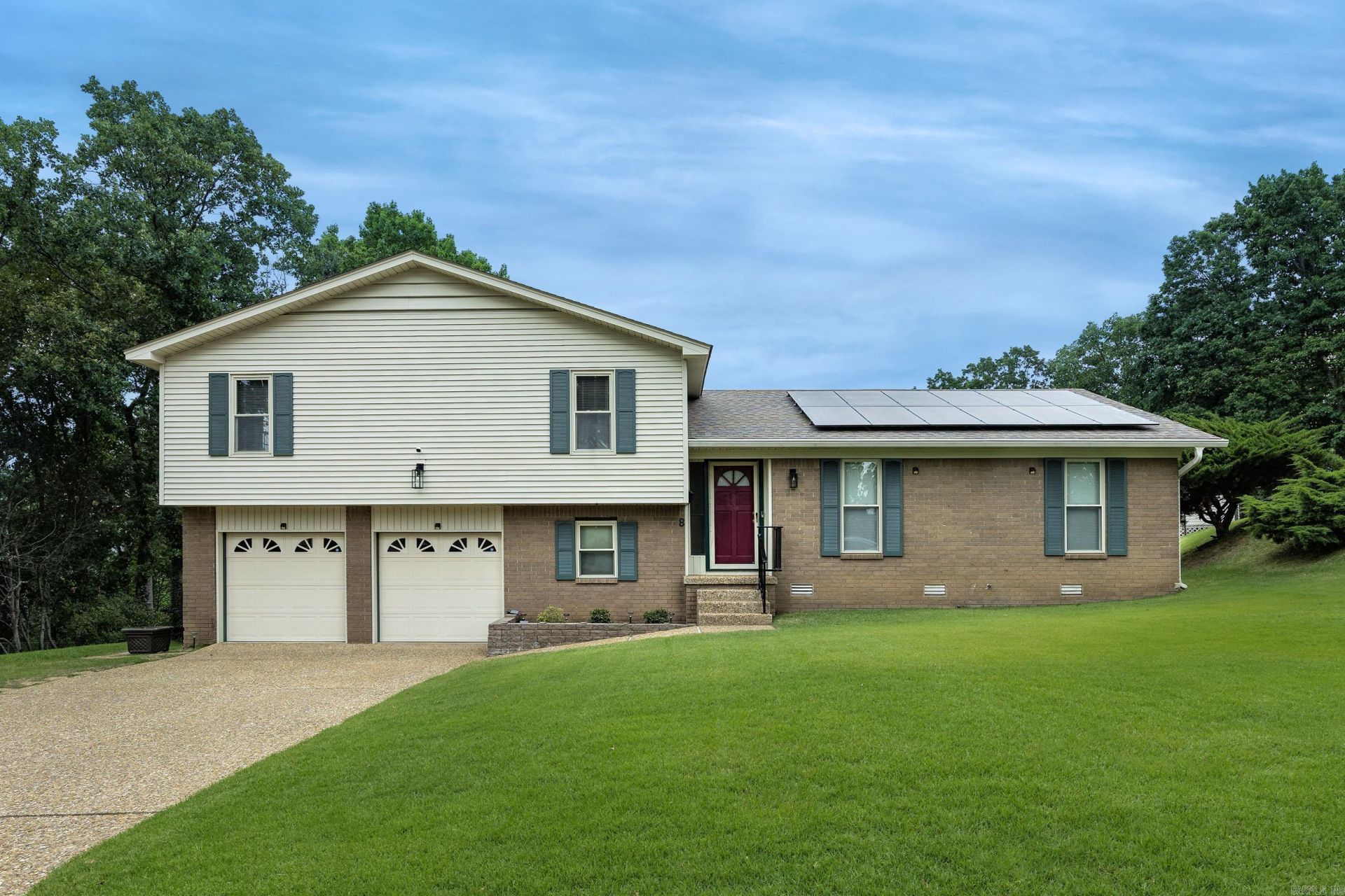 8 Kings Mountain Court Little Rock, AR 72211