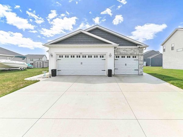 1337 Tower Hill PASS, Whitewater, WI 53190