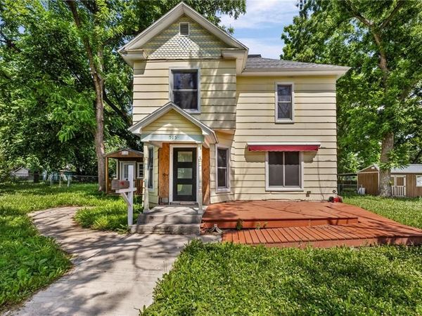 515 S Cottonwood Street, Iola, KS 66749