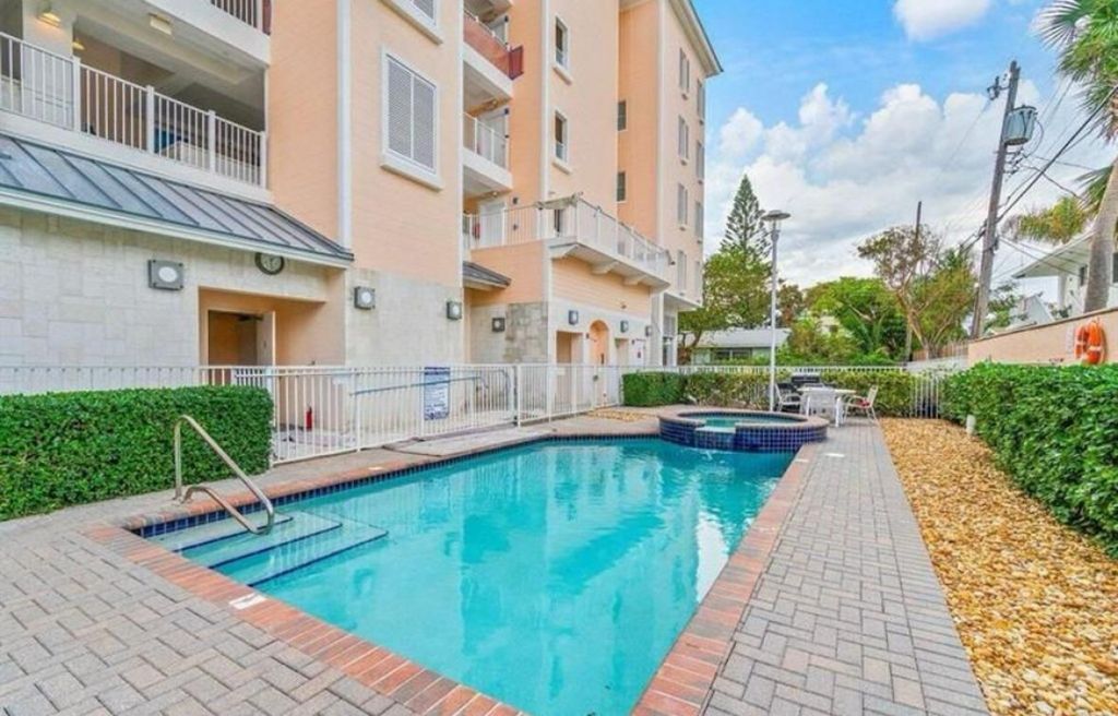 1931 NE 2nd Street, Unit 305, Deerfield Beach, FL 33441 Photo