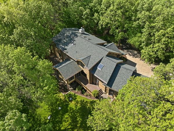 2050 Oakwood Ridge, Chanhassen, MN 55317