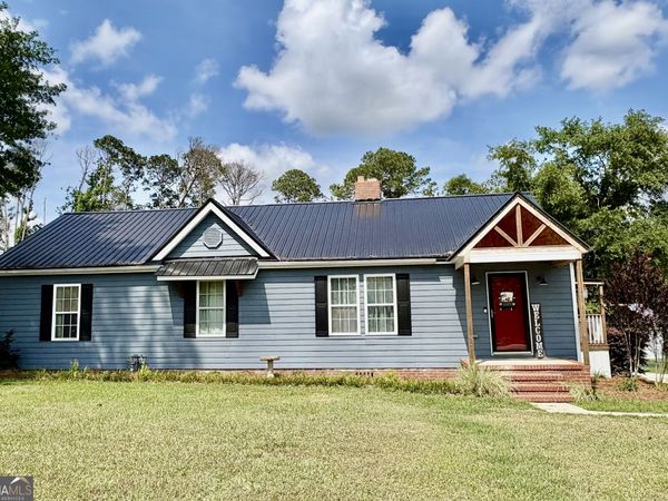 348 S. Victory Dr., Lyons, GA 30474