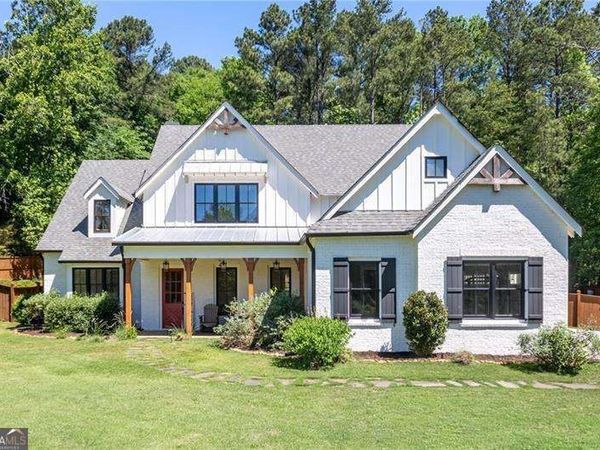 1009 Davenport Circle, Powder Springs, GA 30127
