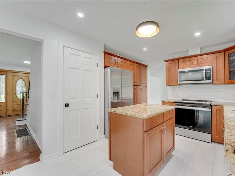 33065 Arlesford Drive, Solon, OH 44139 Photo 10