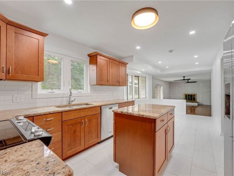 33065 Arlesford Drive, Solon, OH 44139 Photo 12