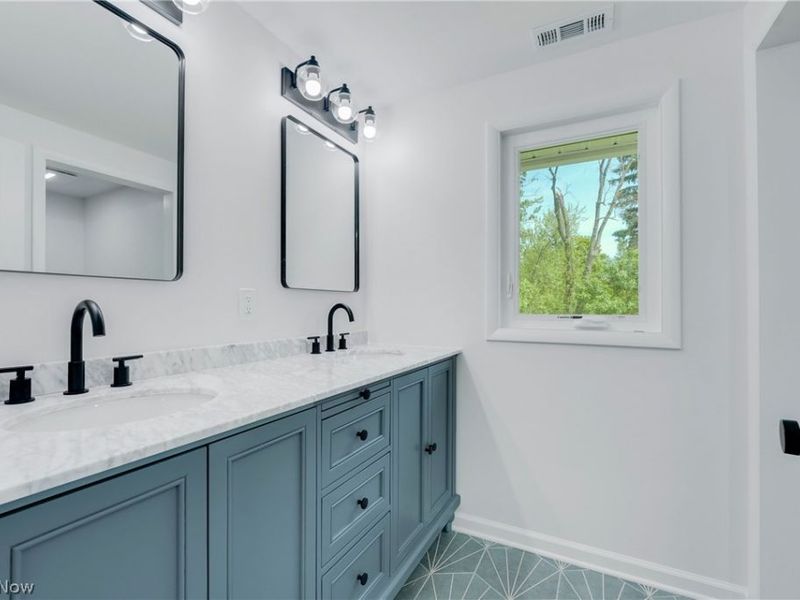 33065 Arlesford Drive, Solon, OH 44139 Photo 28