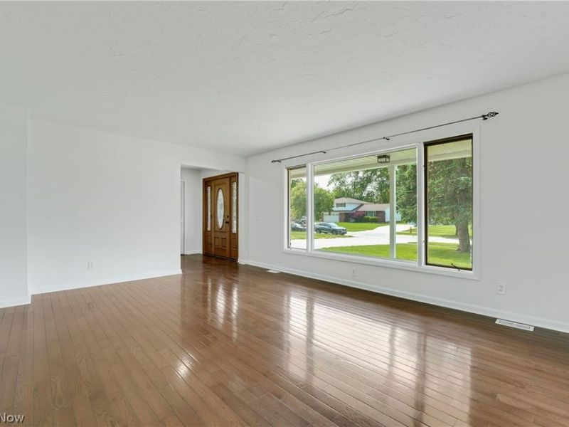33065 Arlesford Drive, Solon, OH 44139 Photo 4
