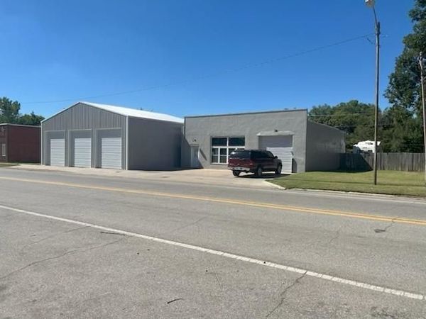 309 S Main Street, Tonkawa, OK 00000