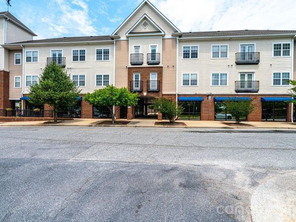 1410 4th Street Drive NW, Unit 201, Hickory, NC 28601
