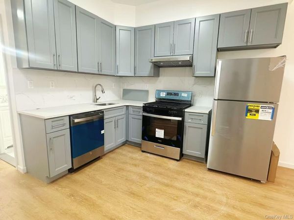 30-87 Steinway Street, Unit 4FL, Astoria, NY 11103