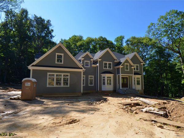 550 Moriches Road , Head Of The Harbor, NY 11780