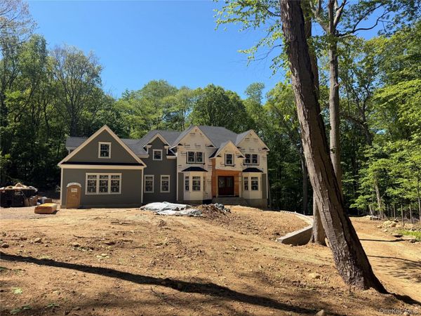 550 Moriches Road , Head Of The Harbor, NY 11780