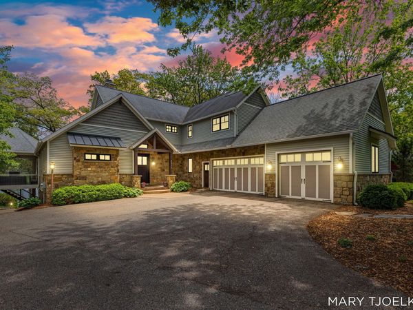 3516 Goodwood Drive SE, Grand Rapids, MI 49546