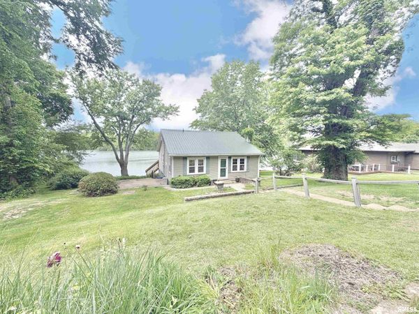 406 W Point Drive, Galesburg, IL 61401