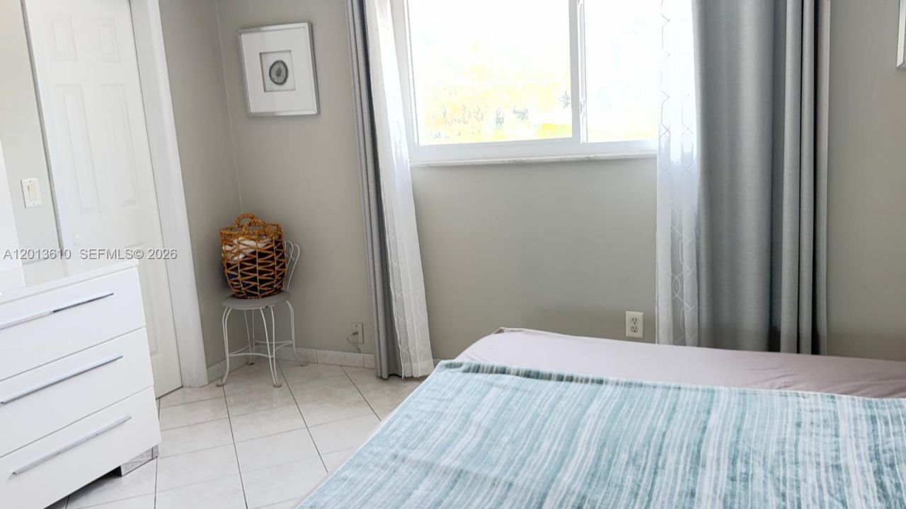 580 Egret Dr , Unit 211, Hallandale Beach, FL 33009 Photo