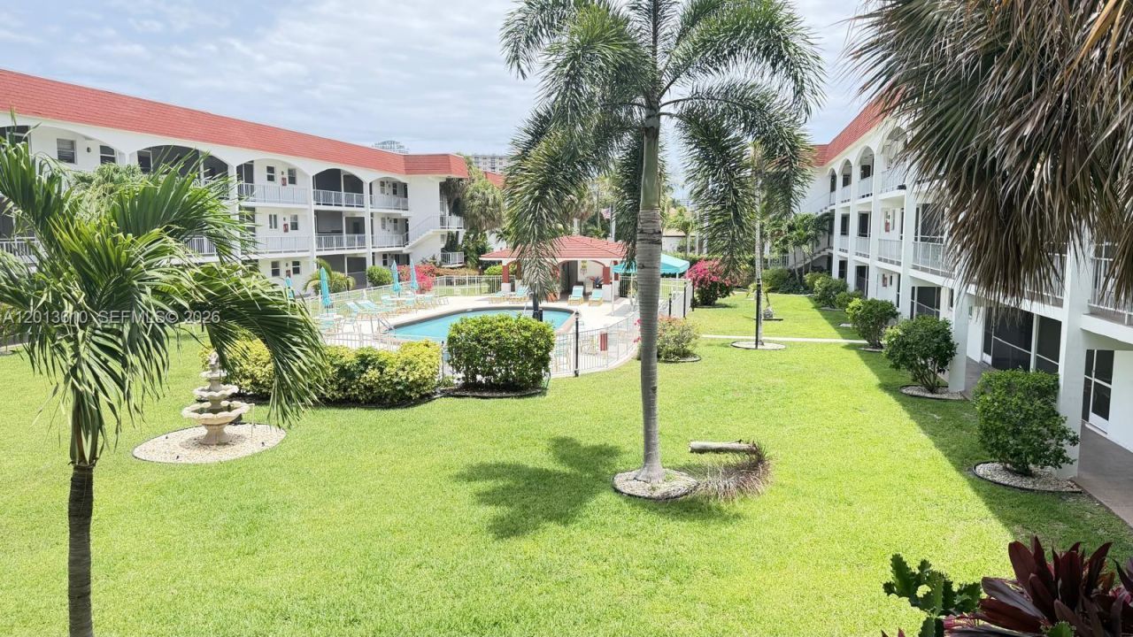 580 Egret Dr , Unit 211, Hallandale Beach, FL 33009 Photo