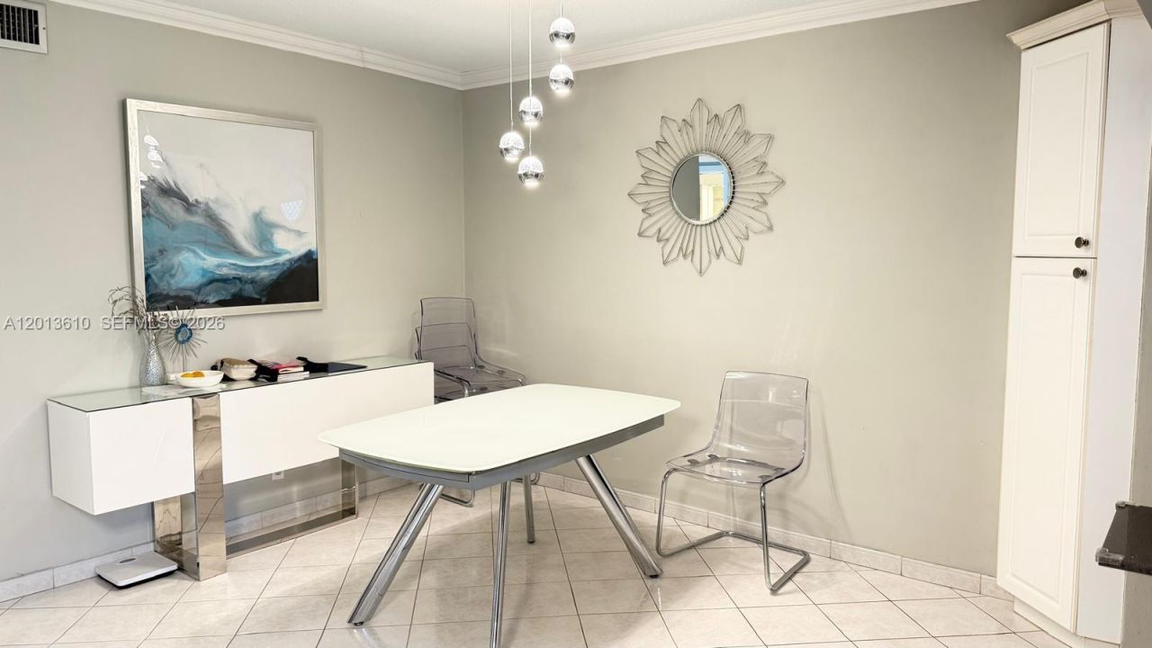 580 Egret Dr , Unit 211, Hallandale Beach, FL 33009 Photo
