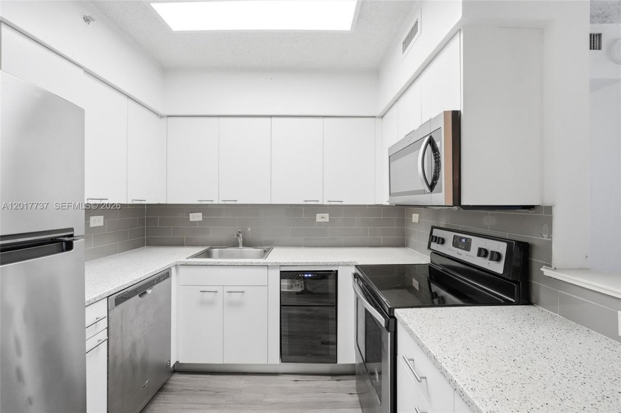1500 Bay Rd , Unit 666S, Miami Beach, FL 33139 Photo