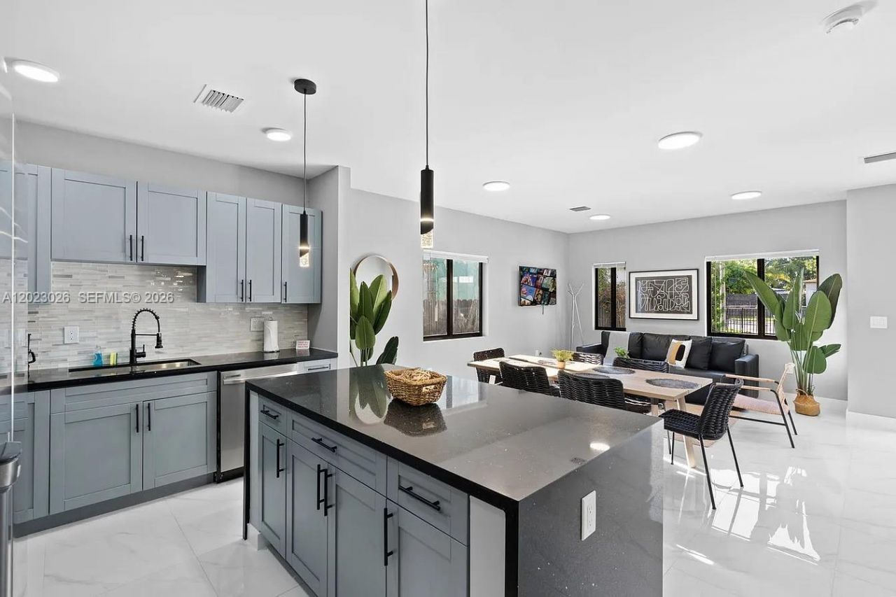 1784 & 1786 NW 31st St , Miami, FL 33142 Photo