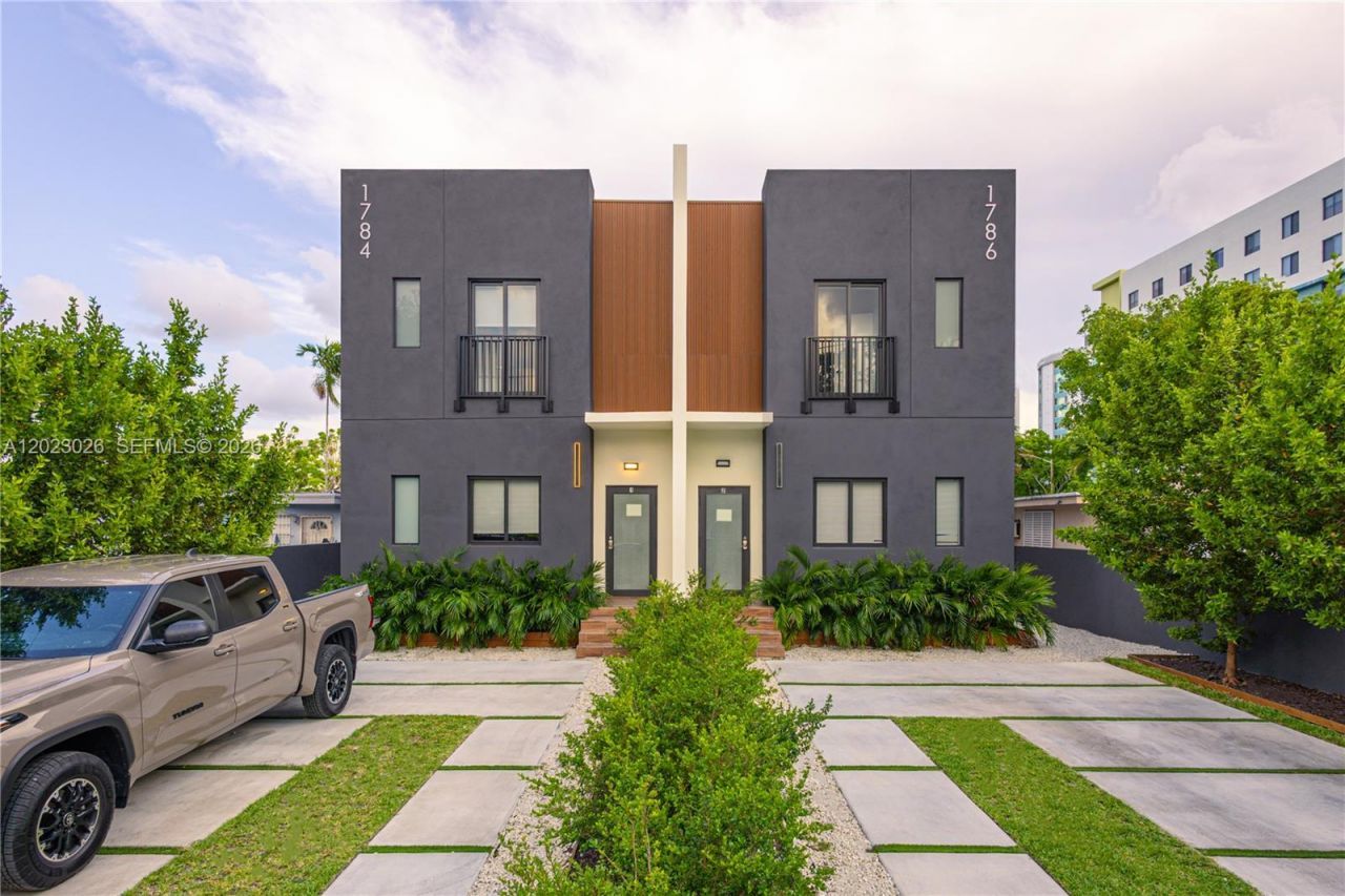 1784 & 1786 NW 31st St , Miami, FL 33142 Photo