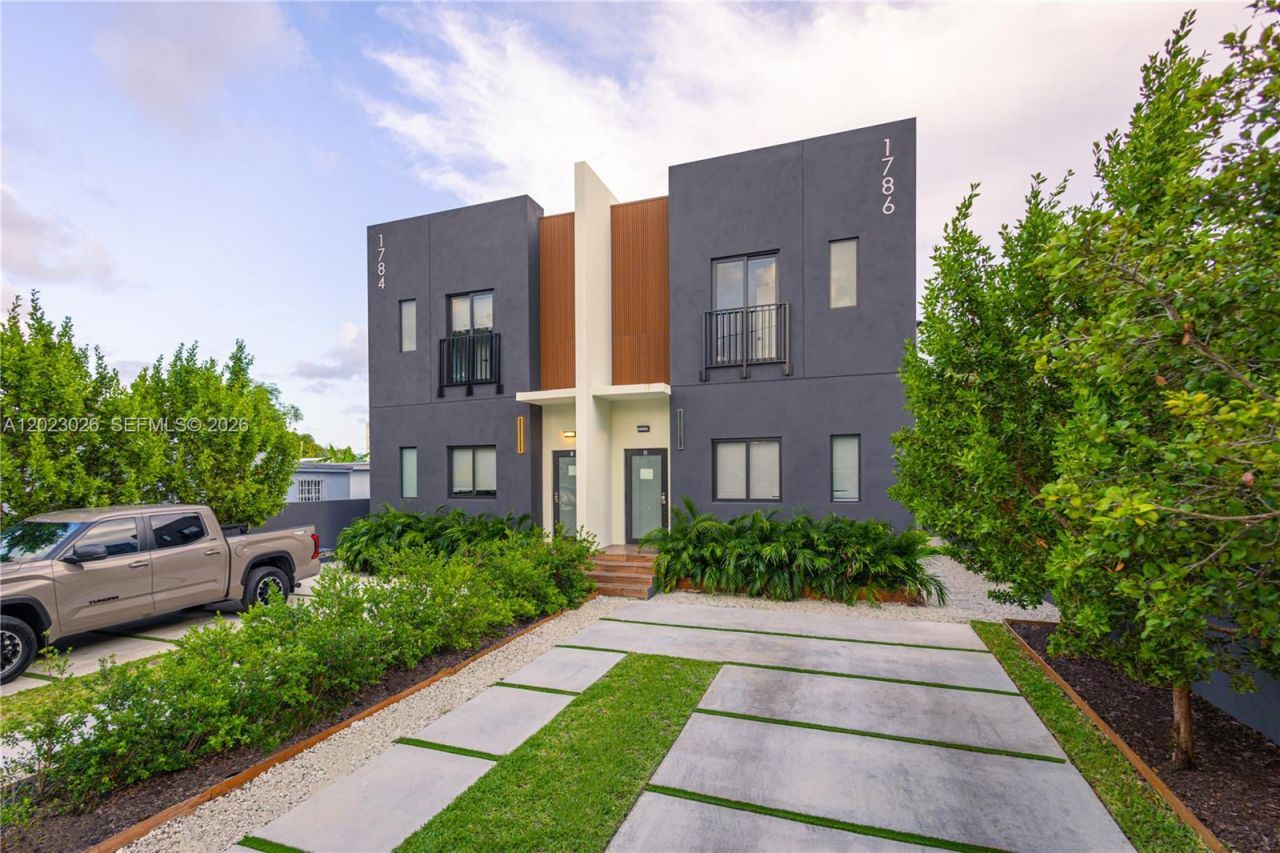1784 & 1786 NW 31st St , Miami, FL 33142 Photo